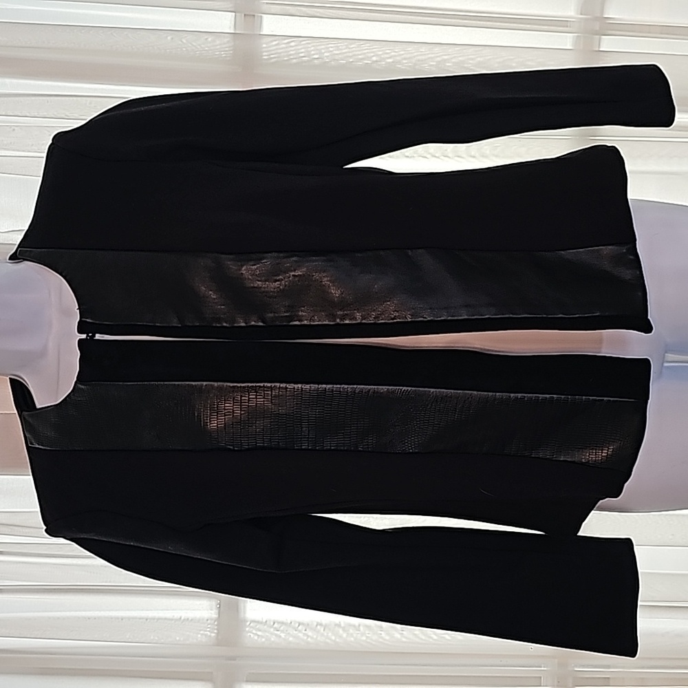 CALVIN KLEIN fitted cropped blazer EUC sz 6